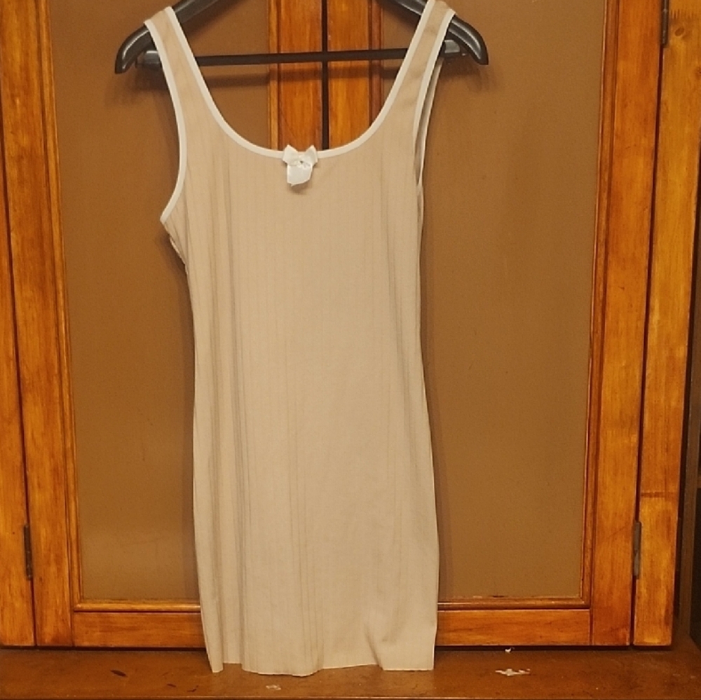 Women's Cream Sleeveless Nightgown